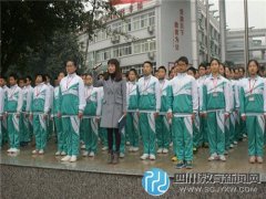 武侯实验中学第十五周晨诵：亲情是一首