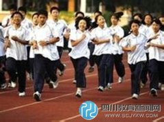 学生体育课摔伤向索赔11万 学校：其自己