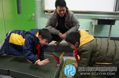 雾霾锁城，棕北小学锻炼学习两不误