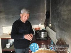 58岁乡村老教师学发朋友圈：再不学就会