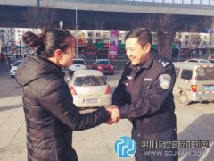 高二男孩公交车上晕倒 满车乘客一溜烟儿