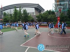 成都西北中学举行消防应急疏散演练